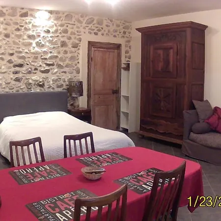 Deluxe Chez Susan Buzy