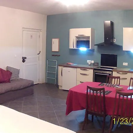 Deluxe Chez Susan * Buzy