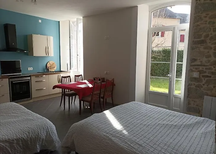 Deluxe Chez Susan * Buzy