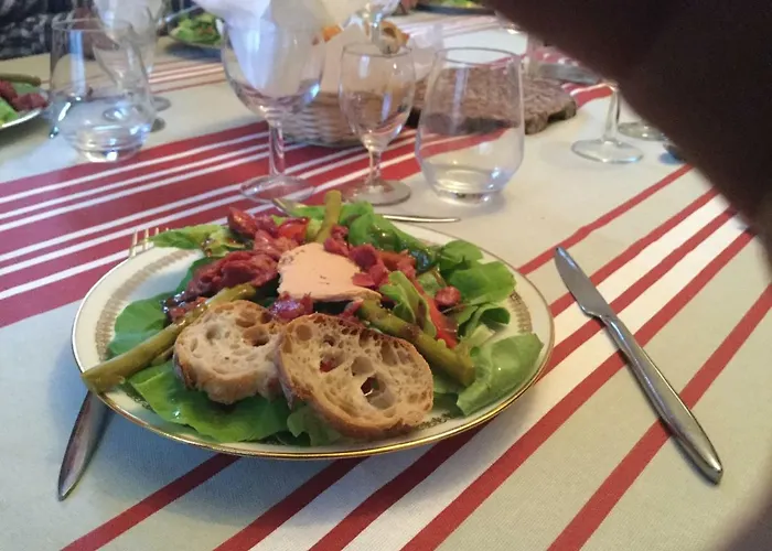 Deluxe Chez Susan Buzy